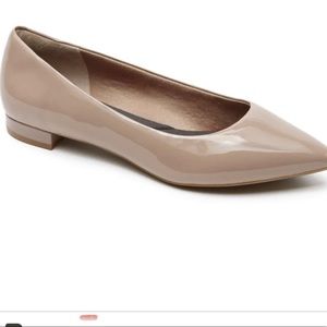 Rockport total motion Adelyn flats size 7.5 in taupe nude patent leather new